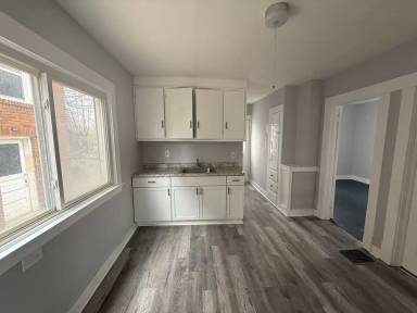 Main picture of 15718 Holmes Ave