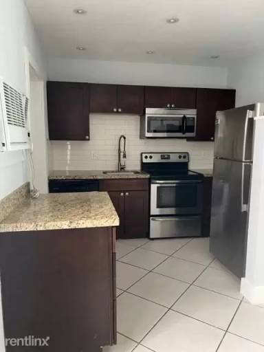 Main picture of 408 NE 7th Ave