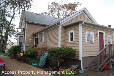 Main picture of 190 14th St SE
