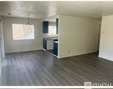 Main picture of 455 Cherry Ln