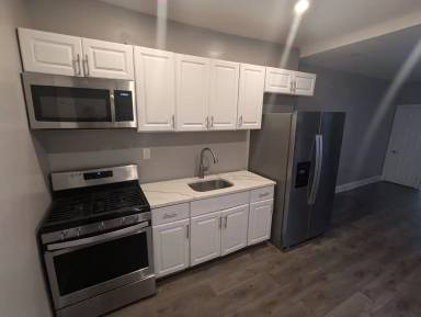 Main picture of 5227 Master St