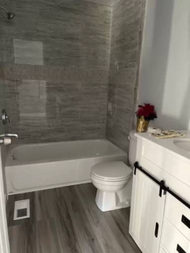 Main picture of 2200 Hall St