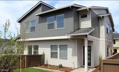 Main picture of 17255 SE Cuyahoga Way