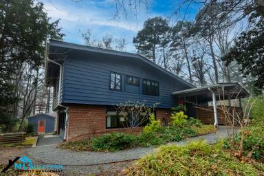Main picture of 313 N Estes Dr
