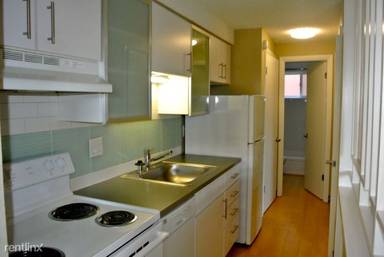 Main picture of 805 Dahlia St