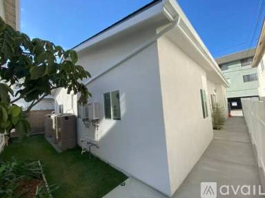 Main picture of 766 W 25th St
