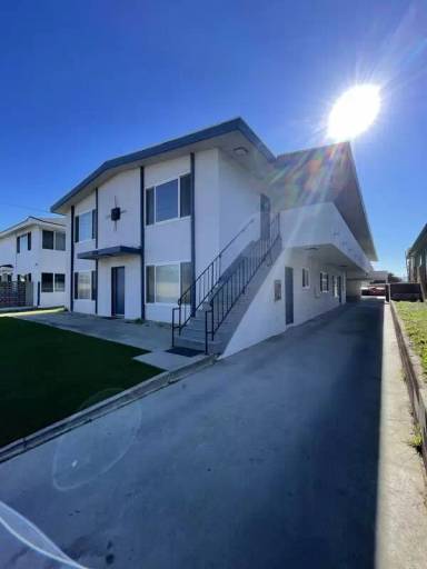 Main picture of 4726 Del Amo Blvd.