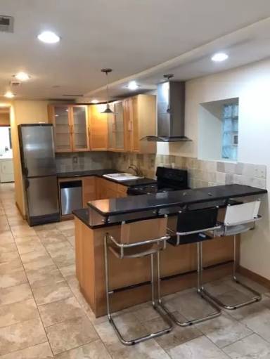 Main picture of 2132 W Ohio St
