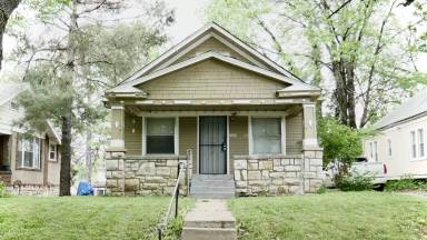 Main picture of 5233 Highland Ave