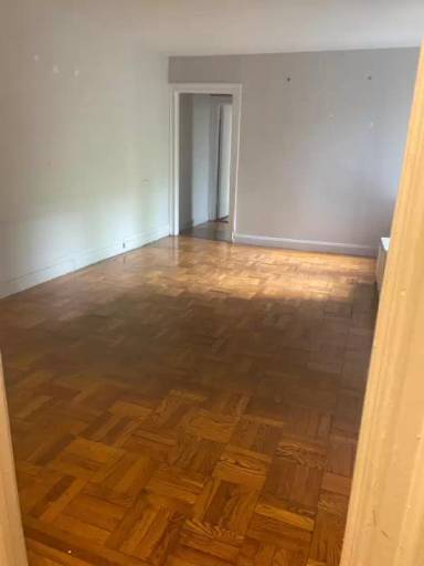 Main picture of 210 W 262nd St