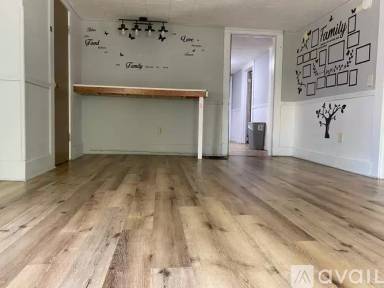 Main picture of 112 Davis St