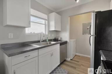 Main picture of 400 Stewart Ln