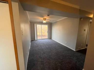Main picture of 221 14th Ave E