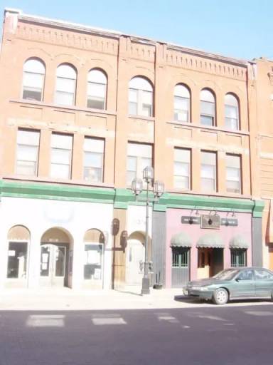 Main picture of 113 1/2 W 1st St