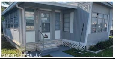 Main picture of 10626 Poplar St NE