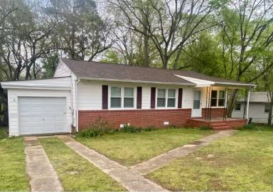 Main picture of 701 Odom Dr