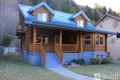 Main picture of 6747 Fairfax Dr
