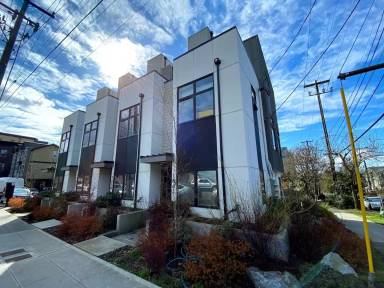 Main picture of 1641 15th Ave