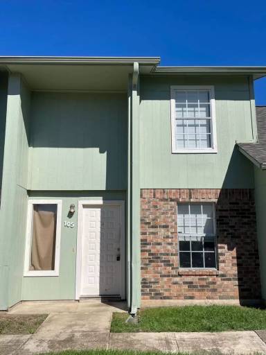 Main picture of Village At The Downs