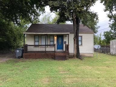 Main picture of 3809 E Latimer Pl