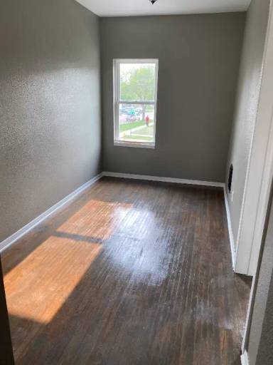Main picture of 802 N Duluth Ave