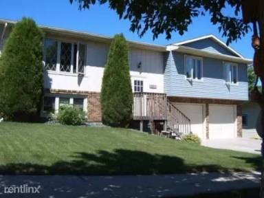 Main picture of 2605 8th Ave NW