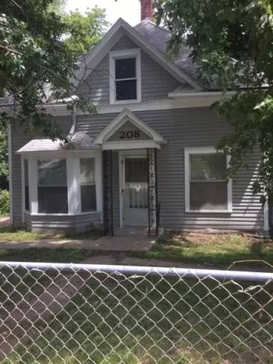 Main picture of 204 SW Macvicar Ave