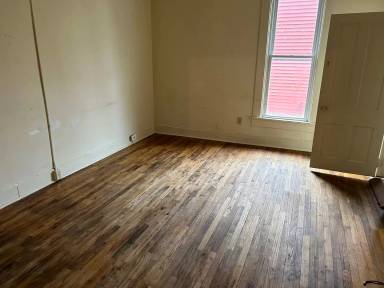 Main picture of 741 S Noble St