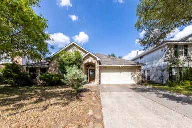 Main picture of 17113 Tortoise St