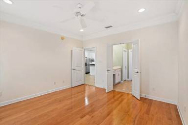Main picture of 211 West Dr