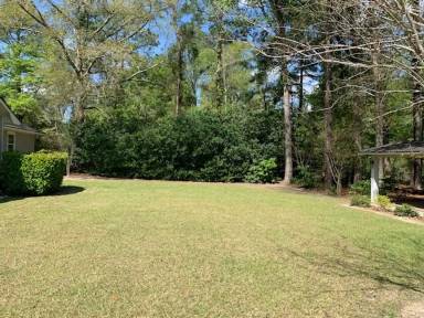 Main picture of 2209 S Sherwood Dr