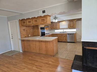 Main picture of 402 S Avenue C
