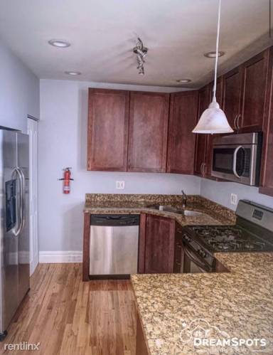 Main picture of 6612 S Kenwood Ave