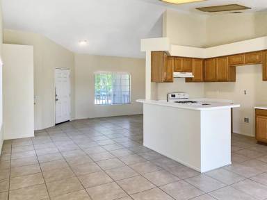 Main picture of 44313 Larrea St