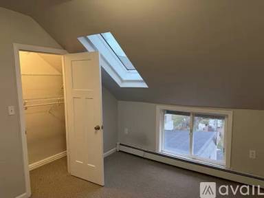 Main picture of 390 Sprague St