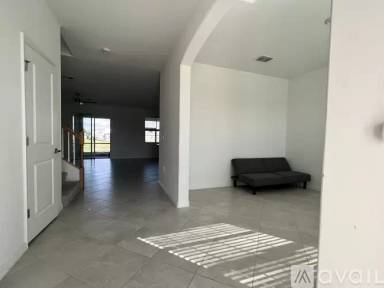 Main picture of 2585 Kona Way