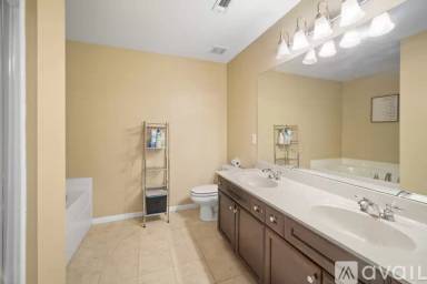 Main picture of 1094 N Village Dr