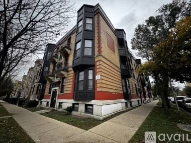 Main picture of 2752 W Le Moyne St