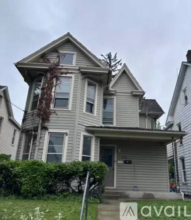 Main picture of 320 E Burd St