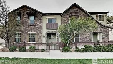 Main picture of 4703 E Waterman St