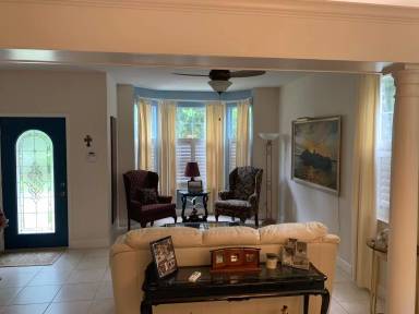 Main picture of 117 NW 48th Blvd