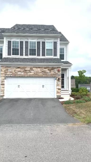 Main picture of 7 Locust Ln