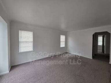 Main picture of 21225 Bournemouth St