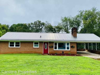 Main picture of 245 Sunset Ridgewood Dr