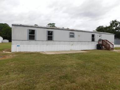 Main picture of 104 Colonial Ct