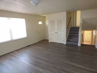 Main picture of 6914 Autumn View Dr