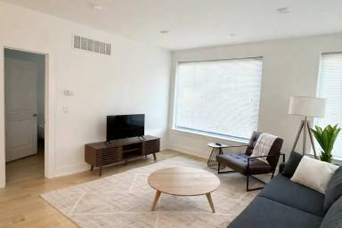 Main picture of 4100 Ludlow St