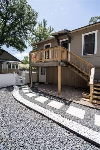 Main picture of 2832 Pearl St