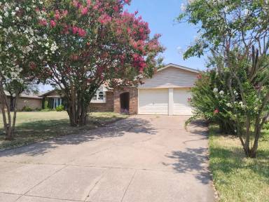 Main picture of 6209 Gayle Dr