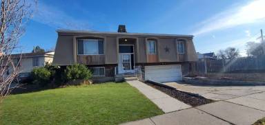 Main picture of 3779 S Oxford Way